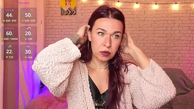 ReginaFoXXXy online show from December 2025 12:01:02 PM