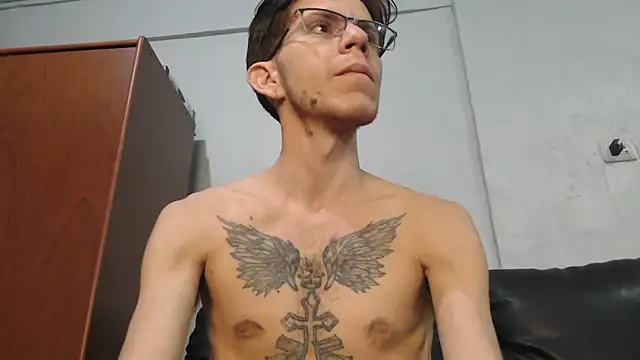 AlexandroRossi online show from November 2025 06:22:01 AM