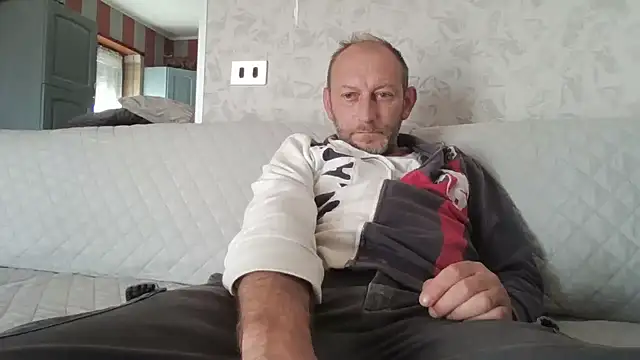 Snapshot of cazzoweb chatting on September 2025 02:44:02 PM cazzoweb online show from September 2025 02:44:02 PM