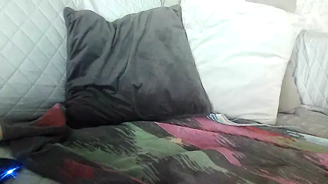 Snapshot of cazzoweb chatting on April 2026 09:32:02 AM cazzoweb online show from April 2026 09:32:02 AM