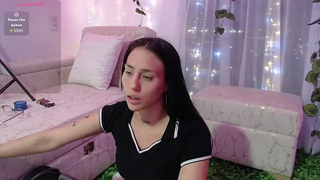 MELANISHAW online show from September 2025 02:26:02 AM