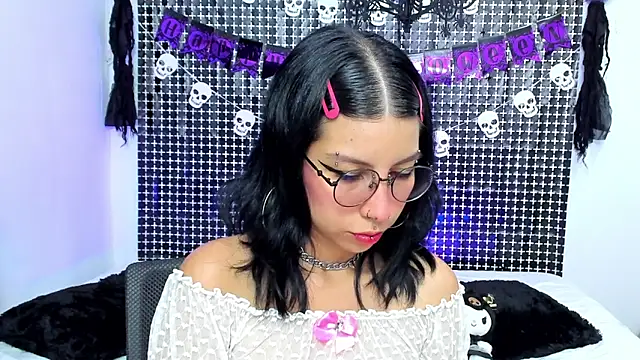 Snapshot of Rose_72 chatting on October 2025 10:20:02 PM Rose 72 online show from October 2025 10:20:02 PM