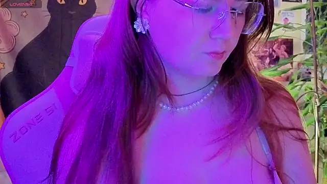 Sienna-Cow online show from April 2026 06:43:01 PM