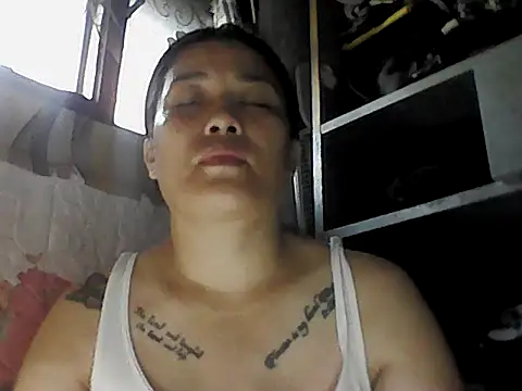 Snapshot of Uniquebeauty32 chatting on July 2026 05:00:01 AM Uniquebeauty32 online show from July 2026 05:00:01 AM