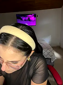 Alina0 online show from October 2025 08:27:02 PM