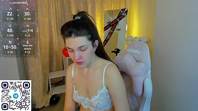 MalvinaDream online show from October 2025 01:29:01 AM