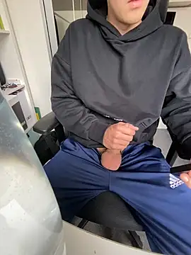 Snapshot of greggts chatting on November 2025 12:16:01 PM greggts online show from November 2025 12:16:01 PM