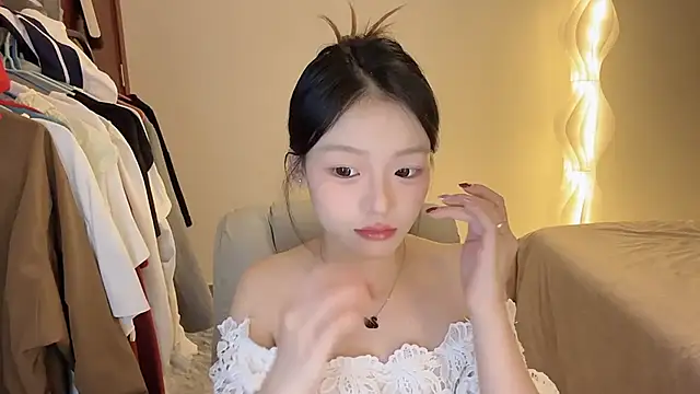 Robin-o3 online show from November 2025 03:34:01 PM