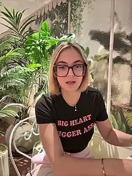 zoeypink online show from February 2026 07:36:02 AM