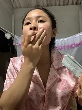 Snapshot of NhuFox chatting on October 2025 12:56:02 PM NhuFox online show from October 2025 12:56:02 PM