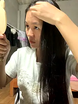 Snapshot of NhuFox chatting on October 2025 12:35:02 PM NhuFox online show from October 2025 12:35:02 PM