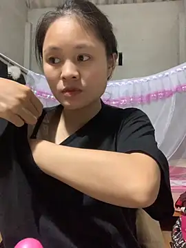 Snapshot of NhuFox chatting on October 2025 01:31:02 PM NhuFox online show from October 2025 01:31:02 PM