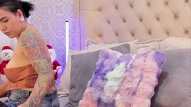 SuccubusDolly online show from November 2025 08:19:02 PM