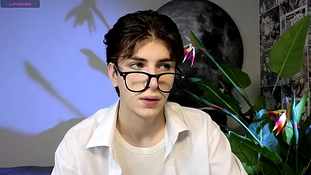 Oliver Starboy online show from October 2025 06:33:01 AM