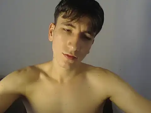 Snapshot of younewmaster chatting on September 2025 07:06:02 PM younewmaster online show from September 2025 07:06:02 PM