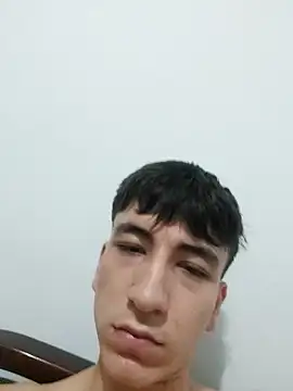 Snapshot of younewmaster chatting on October 2025 09:30:02 AM younewmaster online show from October 2025 09:30:02 AM