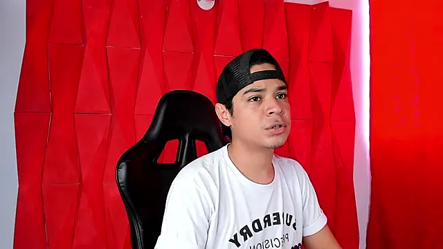 Snapshot of edy_play chatting on May 2026 06:48:02 PM edy play online show from May 2026 06:48:02 PM