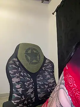 QUEENLAMIAXX online show from April 2026 04:38:02 AM