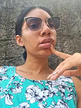 Snapshot of RavenShyfit chatting on October 2025 04:19:02 PM RavenShyfit online show from October 2025 04:19:02 PM