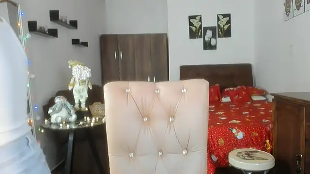 Snapshot of Bryony_Sullyvan chatting on December 2024 07:16:02 PM Bryony Sullyvan online show from December 2024 07:16:02 PM