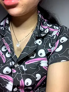 Nguyenha11 online show from November 2025 10:23:01 AM