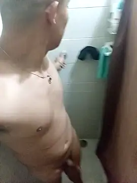 Snapshot of Tupapasiitooo chatting on April 2026 05:19:02 AM Tupapasiitooo online show from April 2026 05:19:02 AM