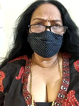 Snapshot of heera-rani chatting on April 2026 05:51:02 AM heera-rani online show from April 2026 05:51:02 AM
