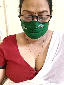 Snapshot of heera-rani chatting on May 2026 05:13:02 AM heera-rani online show from May 2026 05:13:02 AM