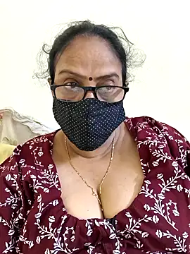 Snapshot of heera-rani chatting on May 2026 06:21:03 AM heera-rani online show from May 2026 06:21:03 AM