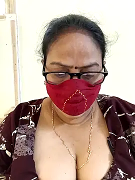Snapshot of heera-rani chatting on May 2026 05:13:01 AM heera-rani online show from May 2026 05:13:01 AM