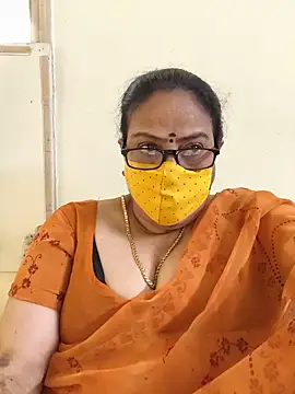 Snapshot of heera-rani chatting on June 2026 05:01:01 AM heera-rani online show from June 2026 05:01:01 AM