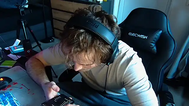 Snapshot of Rudi2007Eye chatting on March 2026 04:24:01 PM Rudi2007Eye online show from March 2026 04:24:01 PM