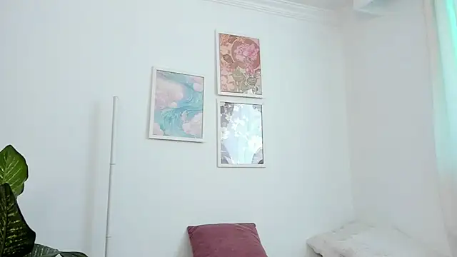 canelleGarces online show from April 2026 07:58:02 PM