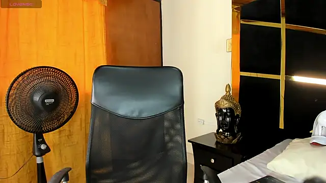 KikaDuque online show from March 2026 07:19:02 PM