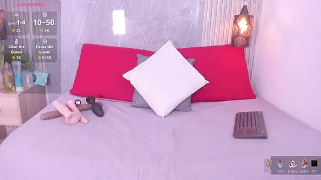 Lucia Guzman1 online show from December 2025 01:13:01 AM