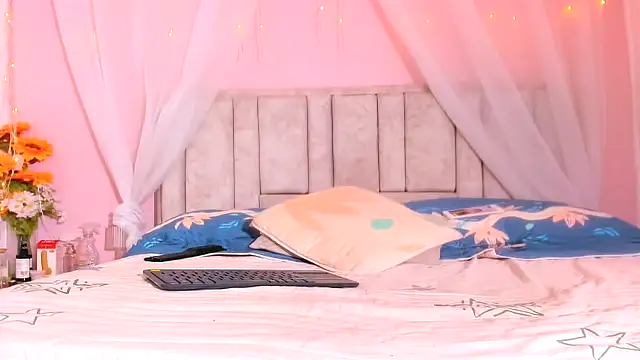 Rachellcooperrr online show from October 2025 05:03:01 PM