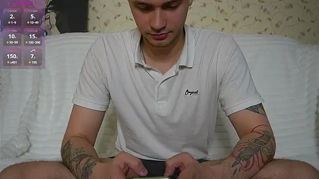 Snapshot of johnstoneisland chatting on April 2026 06:53:02 PM johnstoneisland online show from April 2026 06:53:02 PM