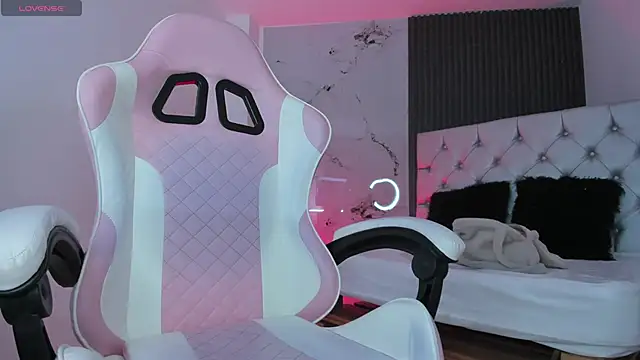 chloesagee online show from October 2025 11:26:02 PM