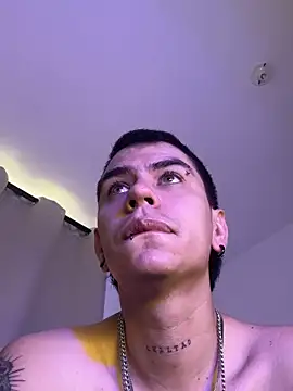 Snapshot of chris_suarez chatting on March 2026 03:44:02 PM chris suarez online show from March 2026 03:44:02 PM