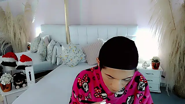 nathalialoes1 online show from December 2025 12:31:02 PM