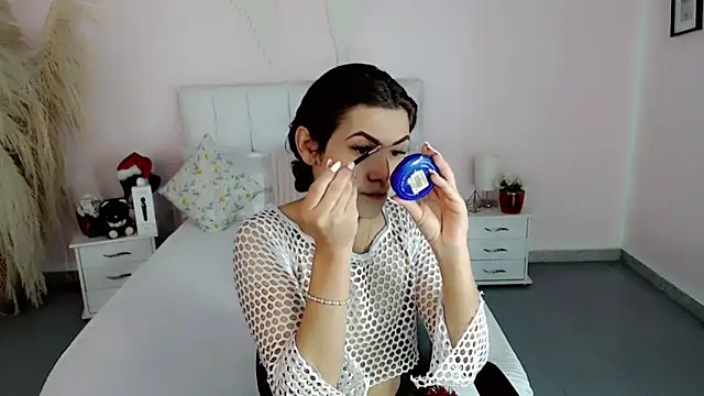 nathalialoes1 online show from December 2025 07:10:01 PM