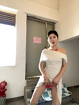 xtt1689999 online show from November 2025 04:27:01 AM