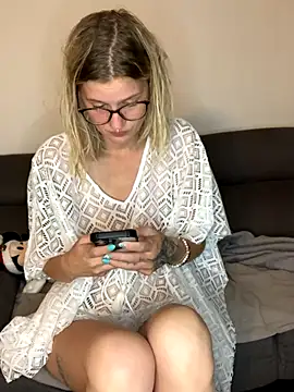 Snapshot of Lesamantssexy chatting on November 2025 07:15:02 PM Lesamantssexy online show from November 2025 07:15:02 PM