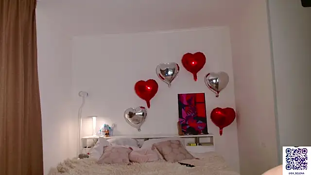 Ice Strawberry online show from February 2026 03:02:01 AM