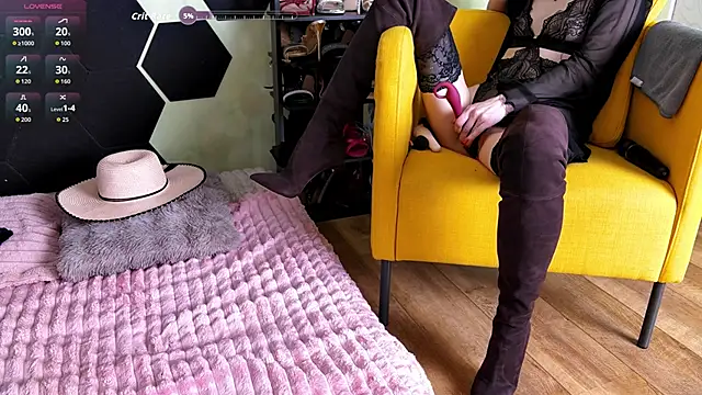 sexy-school online show from April 2026 12:39:02 PM