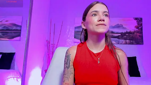 Snapshot of aitana_baker_ chatting on October 2025 07:33:01 PM aitana baker  online show from October 2025 07:33:01 PM