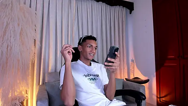 JulienSaint online show from March 2026 11:36:02 AM