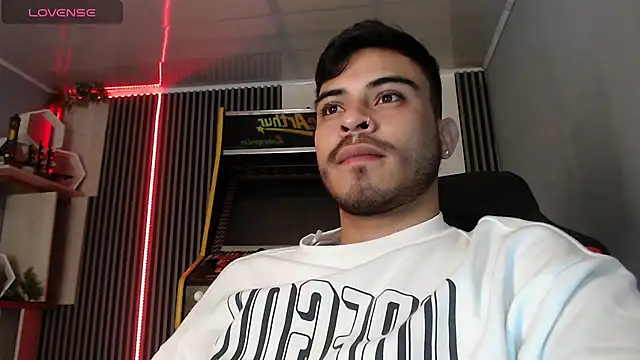 Snapshot of Bastian_MCcormick chatting on February 2026 12:55:01 PM Bastian MCcormick online show from February 2026 12:55:01 PM