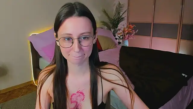 YourLovellyStory online show from April 2026 11:42:01 AM