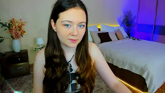 AlluringLookk online show from October 2025 11:31:01 AM